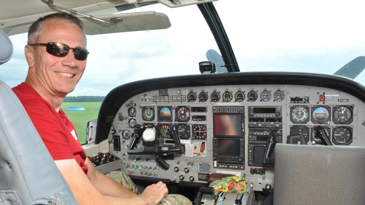 Mit der Cessna Caravan D-FIXX wollen die Vereinsmitglieder und ihr Pilot Michael Emeis bald wieder abheben. 
