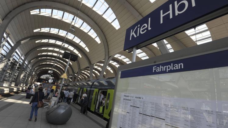Auch im Kieler Bahnhof sind die Züge barrierefrei zu erreichen.