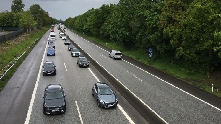 Unfall Auf Der A23 Bei Pinneberg Sorgt Für Langen Stau | SHZ