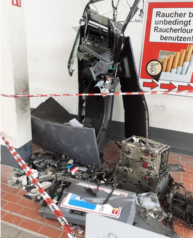 Geldautomat gesprengt - Polizei sucht Zeugen