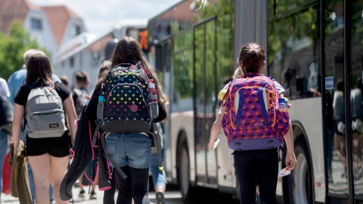 Kostenlos mit dem Bus: Sofern der Antrag der Fraktionen aus der Stadtvertretung bewilligt wird, kommt 2021 das kostenlose Schülerticket in Schwerin.