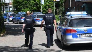 Ordnungsamt und Polizei waren im Bargteheider Stadtpark und im Schulzentrum in Bereitschaft. 