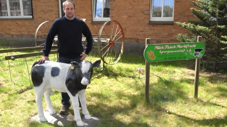 Junge Leute, die heute Landwirtschaft studieren, werden nicht selten danach Verwalter von großen Landwirtschaftsbetrieben. So auch Henning Felske, der in Neu Kaliß seit 2015 die Milch-Fleisch-Marktfrucht Agrargenossenschaft Neu Kaliß als geschäftsführender Vorstandsvorsitzender leitet.  