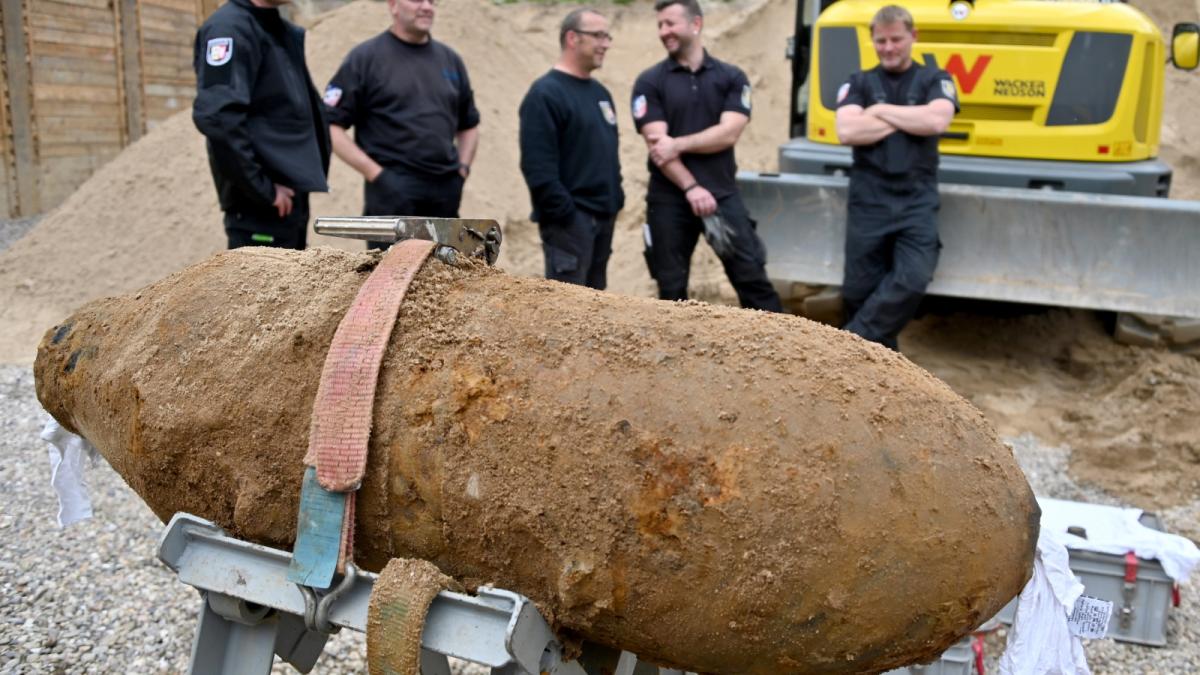 Fliegerbombe In Kiel-Wellingdorf Erfolgreich Entschärft | SHZ