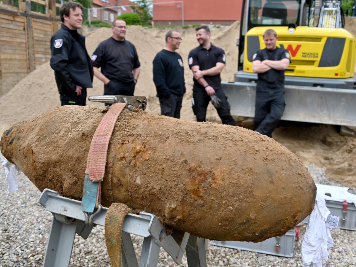 Fliegerbombe in Kiel-Wellingdorf erfolgreich entschärft | SHZ