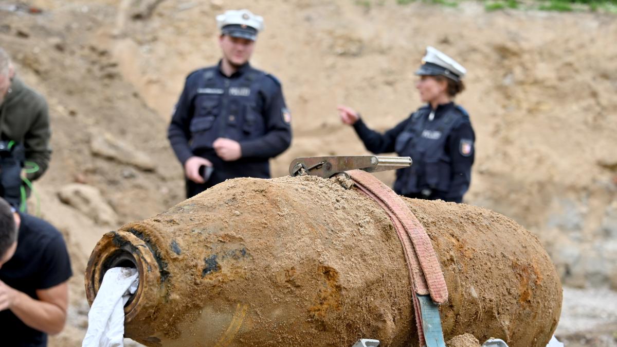 US-Fliegerbombe In Kiel Nach 45 Minuten Erfolgreich Entschärft | SHZ