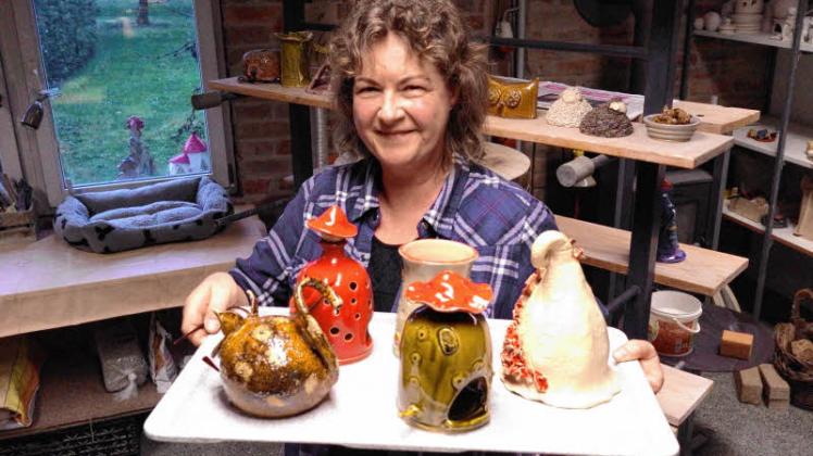 Selbstgemacht ist in: Das weiß die Keramikerin Anette Schattauer aus Wittenförden nur zu gut. Sie bietet Frauen, Männern und heranwachsenden in ihrer Kreativwerkstatt die Möglichkeit, sich auzuprobieren und sinnliche Erfahrungen zu machen.