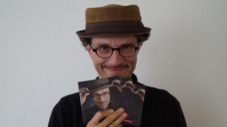 Frank Ramson ist Texter und Ideengeber des Projektes „Elmshorn, Elmshorn – eine Hommage an die Krückaustadt”. Drei Singles des Projektes können EN-Leser nun gewinnen.