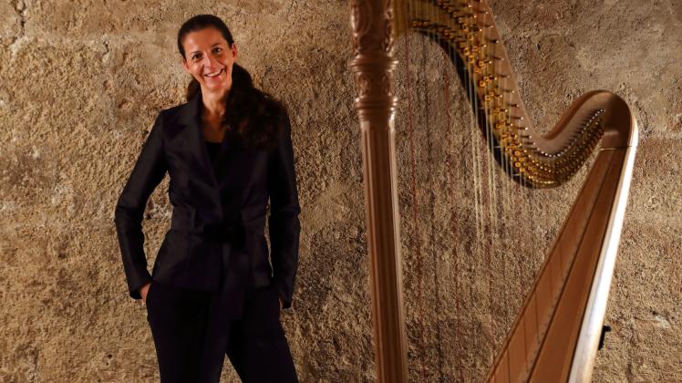 Harfenistin Silke Aichhorn präsentiert in ihren Konzerten die große und oft unbekannte Bandbreite ihres Instrumentes.