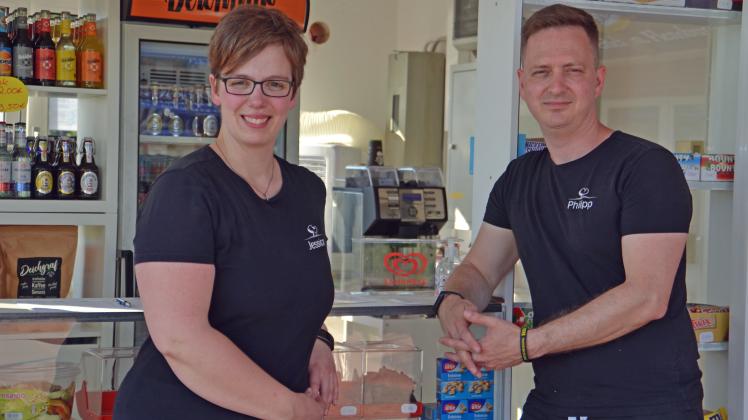 Voller Tatendrang: die neuen Bistro- und Kiosk-Betreiber Jessica Faber und Philipp Wulfert.
