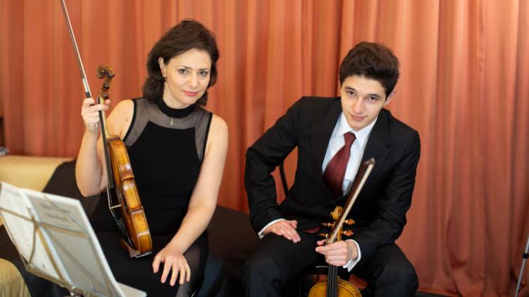 Natalia Alenitsyna und Emanuel Meshvinski spielen    am 2. August in Neustadt.