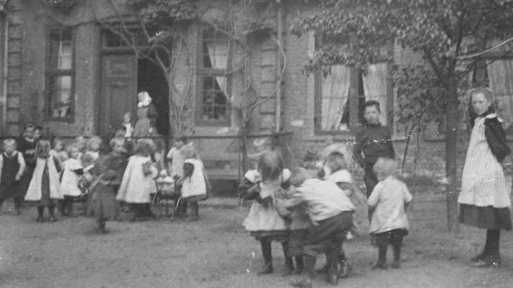 Kindergarten im Pastorengang, 1912. 