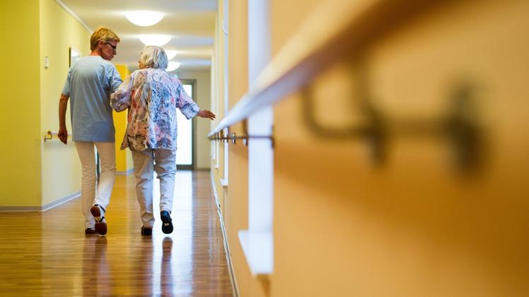 Mit dem neuen Pflegeschlüssel gibt es pro Pflegeheim zwei Mitarbeiter mehr. 