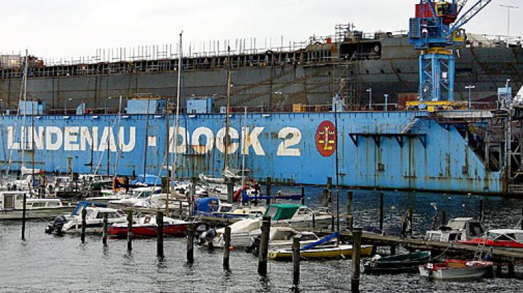 Die Lindenau Werft ist gerettet: Sie wird zum 1. Januar 2013 von einer arabischen Holding übernommen und zu einem Werftenverbund gehören. Foto: dpa