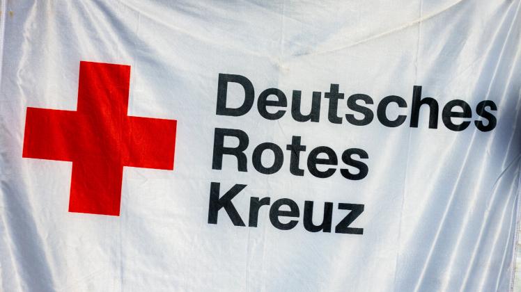 06.05.2020, Gangelt im Kreis Heinsberg. Logo des Deutschen Roten Kreuz am Eingang zu ihrem Testzentrum in der Sporthalle