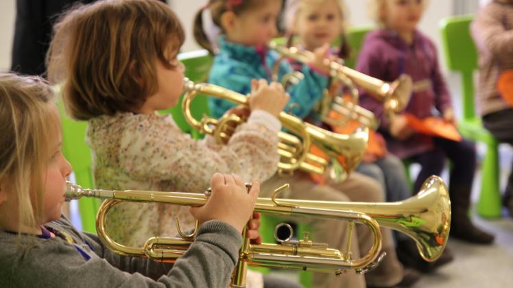 Egal in welchem Bereich, wie hier beim Musikunterricht, alle Kinder aus sozialschwachen Familien sollen vom Bildungs- und Teilhabepaket profitieren können. 