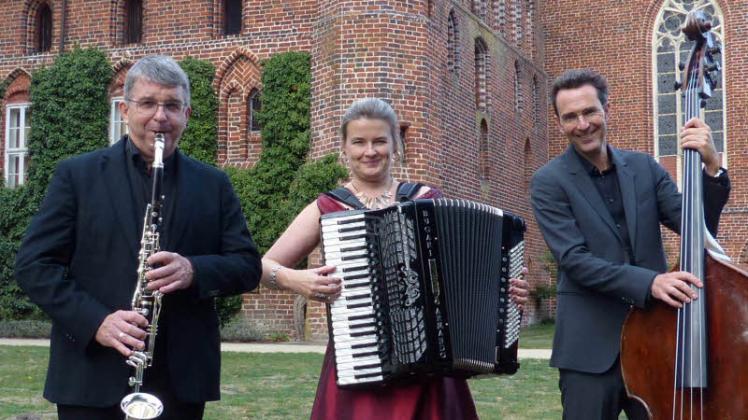 Freuen sich auf ihre Konzerte in Karby: Ulrich Lehna (v.l.), Meike Salzmann und Joachim Roth.