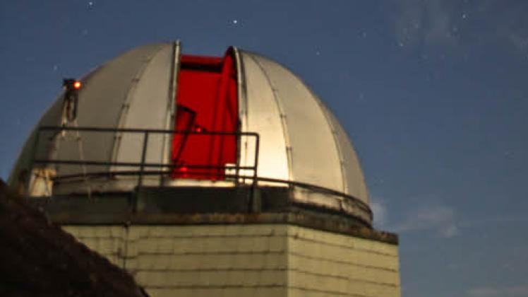Ein heller Meteor über der vhs-Sternwarte.