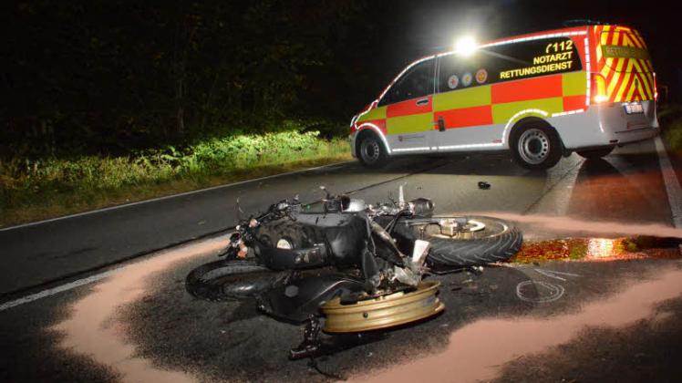 Grausamer Unfall: Nach dem Zusammenprall der Motorräder verstarben die beiden Fahrer noch an der Unfallstelle.