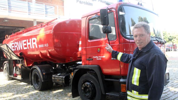 Die „Wasserkuh“, ein Großtankwagen, hilft am Brandort unter anderem, wenn kein Hydrant in der Nähe ist, so der stellvertretende Stadtwehrführer Frank Lampe. 