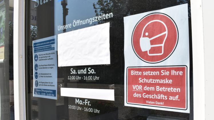 Überall in Boizenburg wird auf die aktuellen Infektionsschutz-Regeln hingewiesen. 