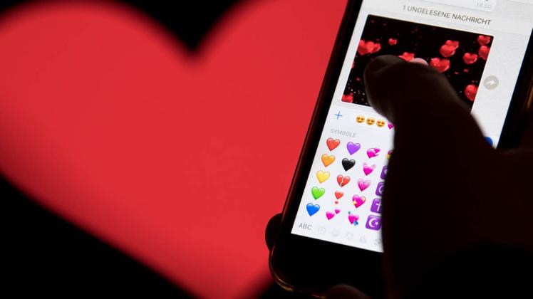Gutes Date, schlechtes Date? Wer sich nur zögerlich nach dem ersten Date zurückmeldet, suggeriert Desinteresse. Gutes Date, schlechtes Date? Wer sich nur zögerlich nach dem ersten Date zurückmeldet, suggeriert Desinteresse.