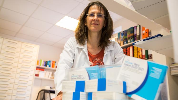 Steigt die Nachfrage nach der Grippeschutz-Impfung? Apothekerin Kathrin Lachmann hält 50 Prozent mehr Impfstoff bereit als noch im vergangenen Jahr. 