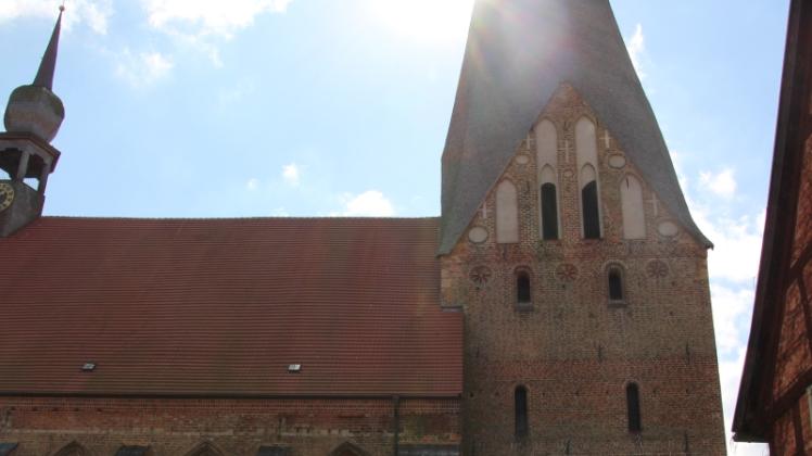 Verfügt bald wieder über vier Glocken: Für die Stiftskirche Bützow werden drei neue Glocken gegossen, eine weitere ist noch vorhanden. Verfügt bald wieder über vier Glocken: Für die Stiftskirche Bützow werden drei neue Glocken gegossen, eine weitere ist noch vorhanden.