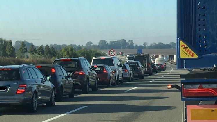 Nichts ging mehr auf der Autobahn 14 in Fahrtrichtung Dresden am Montagmorgen. Nichts ging mehr auf der Autobahn 14 in Fahrtrichtung Dresden am Montagmorgen.