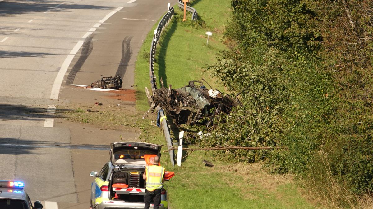 Tödlicher Unfall auf der A215 bei Bordesholm – Vollsperrung für | SHZ