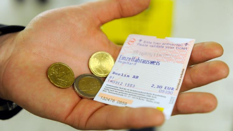 Die Preise für Bus und Bahn sollen um bis zu 2,4 Prozent steigen. Die Preise für Bus und Bahn sollen um bis zu 2,4 Prozent steigen.