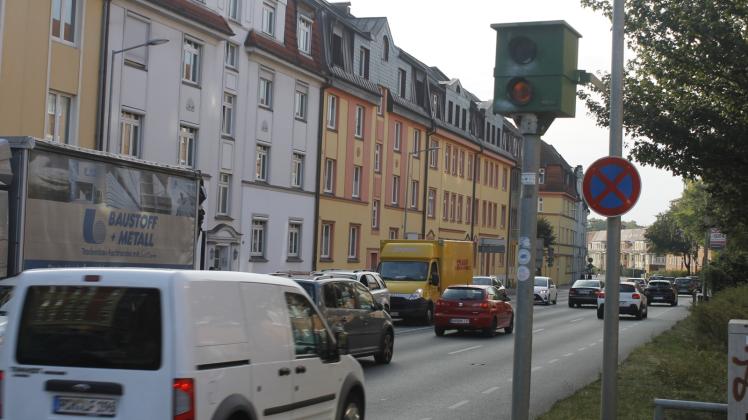 An der Kreuzung Obotritenring/Wittenburger Straße befindet sich seit 2008 ein Rotlichtblitzer. Die Verkehrsunfallkommission hat ihn veranlasst. Jetzt ist er defekt und muss ersetzt werden.