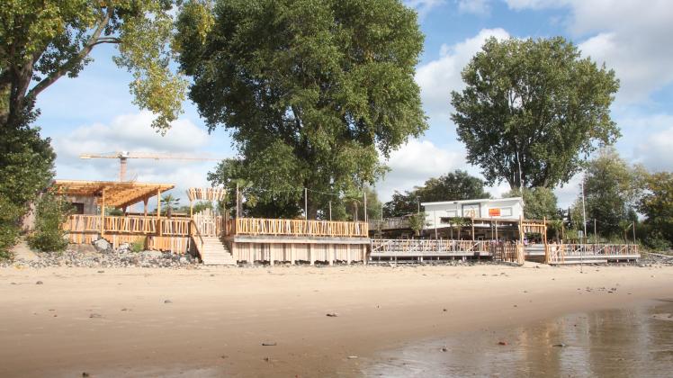 Nicht nur in der Fläche dehnt sich der Beachclub 28°C immer mehr aus.  Auch die Aufbauten nehmen zu. 