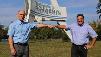 René Putzar, Bürgermeister der Stadt Malchow (Mecklenburg-Vorpommern), und Thomas Köppl, Bürgermeister der Stadt Quickborn (Schleswig-Holstein) trafen sich zum Gespräch in Schwerin.