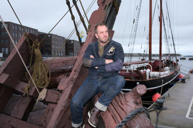 Dominic Boeer im Hafen Wismar Dominic Boeer im Hafen Wismar