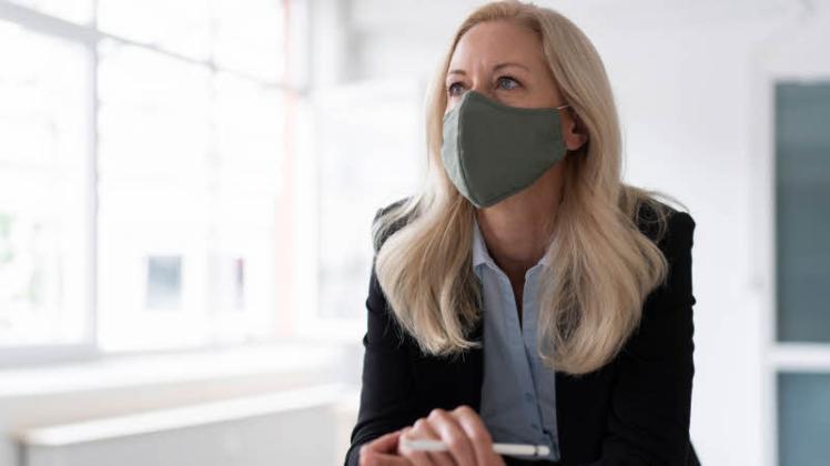 In Brandenburg gilt ab Sonntag eine Maskenpflicht in Bürogebäuden und Aufzügen. 