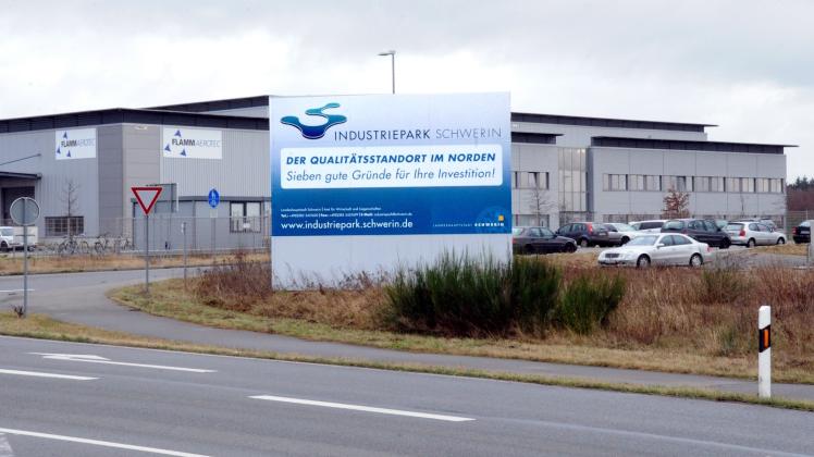 Der Industriepark Schwerin boomt: Flamm Aerotech baute vor zehn Jahren das erste Werk, die Medizintechnik-Firma Ypsomed eröffnete 2019 die bislang jüngste Ansiedlung.