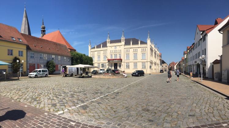 Die Arbeiten zur Neugestaltung des Marktplatzes sollen am Montag von den Stadtvertretern vergeben werden. Die Arbeiten zur Neugestaltung des Marktplatzes sollen am Montag von den Stadtvertretern vergeben werden.