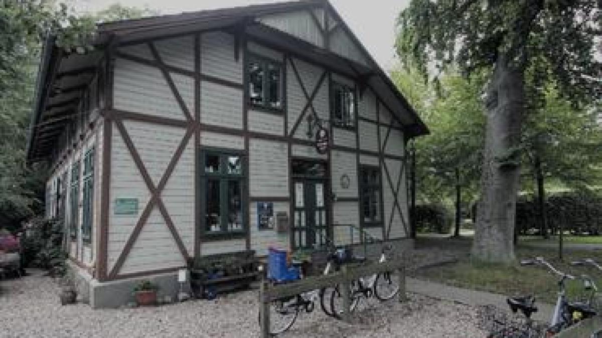 Baukultur in Tating Schweizer Haus und Hochdorfer Garten