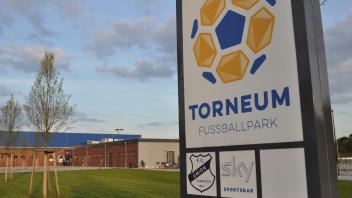Die Tornescher Sportstätte mit Fußball- und Kunstrasenplätzen, Soccerhalle und Gastronomie ist Heimat des FC Union Tornesch. Sie schreibt seit ihrer Eröffnung keine schwarzen Zahlen.