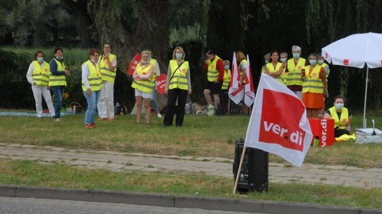 Bereits im August streikten Beschäftigte des DRK-Krankenhauses.