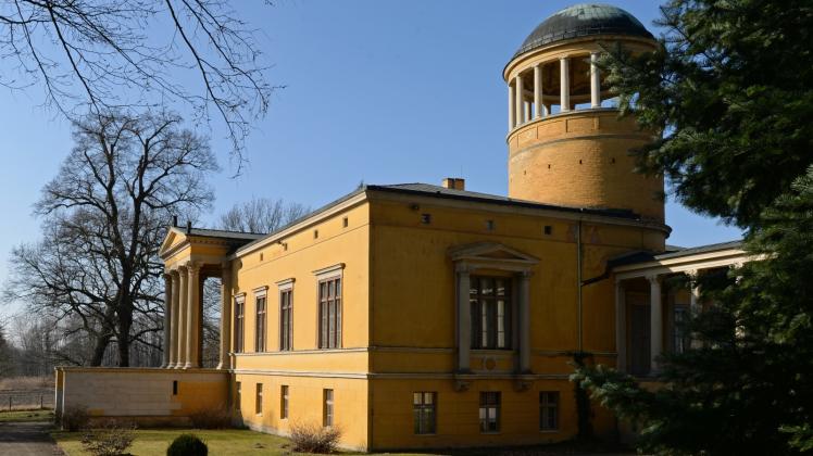 Das ehemalige Hohenzollern-Schloss Lindstedt in Potsdam gehört zu den Objekten, für die die Hohenzollern-Familie ein Wohnrecht fordert.