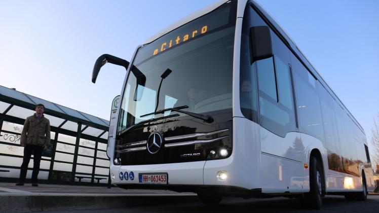 Test eines Elektrobusses im Hagenower Stadtgebiet, jetzt sollen die ersten Fahrzeuge angeschafft werden.