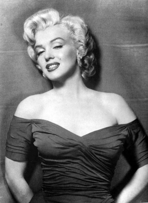Marilyn Monroe führte eine Kurz-Ehe mit dem Baseballstar Joe DiMaggio. 1954 war die Scheidung nach nur neun Monaten ein Skandal. Foto: dpa Marilyn Monroe führte eine Kurz-Ehe mit dem Baseballstar Joe DiMaggio. 1954 war die Scheidung nach nur neun Monaten ein Skandal. Foto: dpa