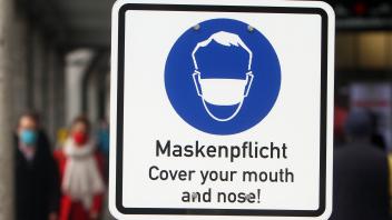 In Teilen von Elmshorn, Pinneberg und Tornesch gilt ab Montag eine Maskenpflicht, in Uetersen ist sie zeitlich begrenzt.