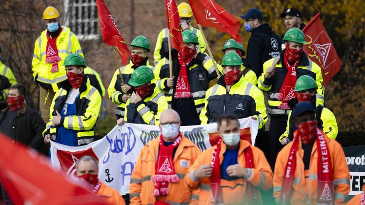 Werftarbeiter demonstrieren in Kiel