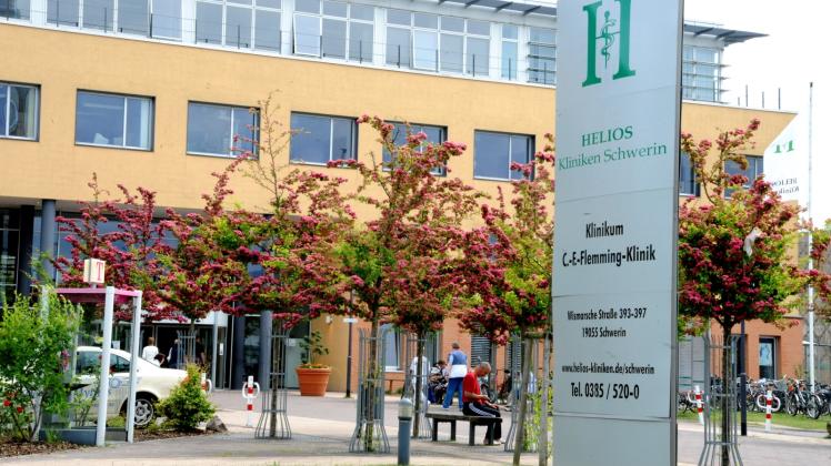 Die Schweriner Helios-Kliniken: Haupteingang in der Wismarschen Straße