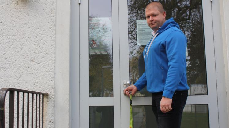 Abgeschlossen: Auch in der Sporthalle der Beruflichen Schule Gesundheit in der Dr.-Hans-Wolf-Straße findet derzeit kein Sport mit Thomas Ufert vom Karateverein „Budokai Schwerin“ statt. 