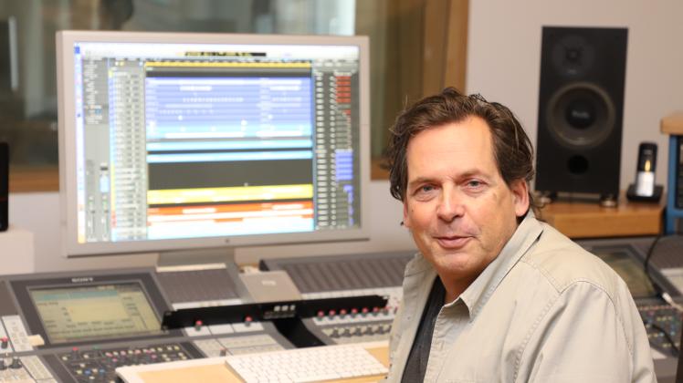 Dirk Reichardt in seinem Bönningstedter Tonstudio. 