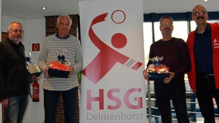 Auszeichnungen: HSG-Vorsitzender Jürgen Janßen (rechts) ehrte mit Helmfried Unger, Fritz Behrens und Rolf Heitmann (von links) langjährige Funktionäre, die nicht wieder kandidierten. 
